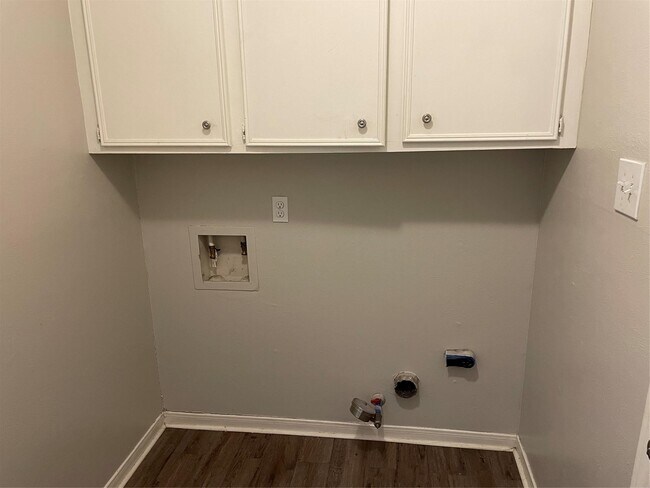 Building Photo - 24118 Spring Mill Ln