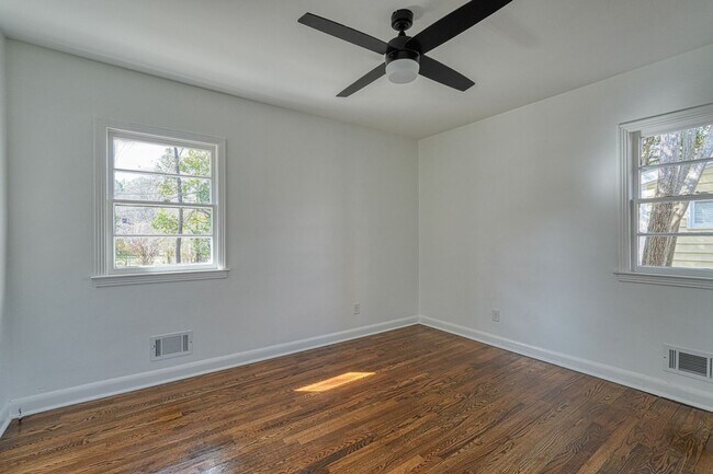 Building Photo - 118 1st Ave