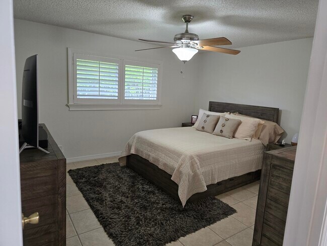 Building Photo - 939 Hibiscus Dr