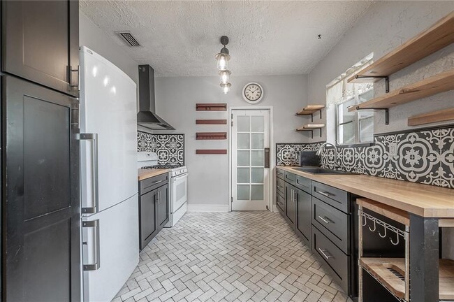 Building Photo - 325 W Rio Vista Ct