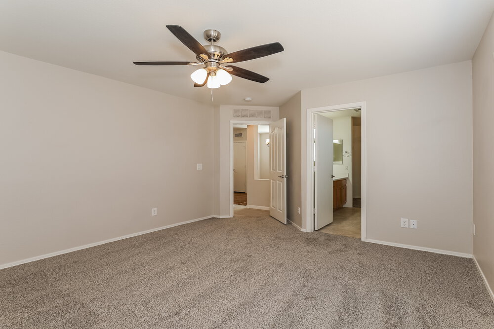 Building Photo - 14338 N 129th Ave