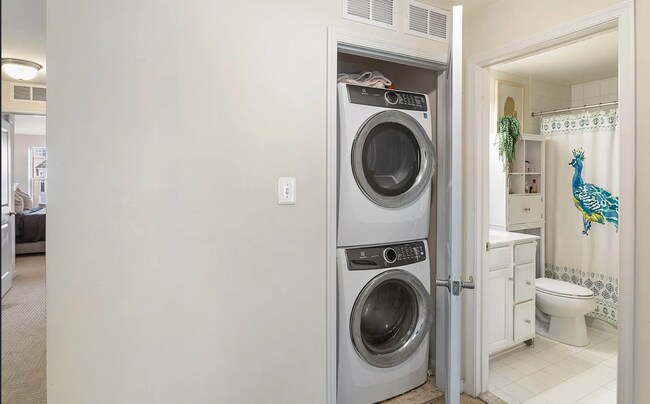 Building Photo - 6907 Stoddert Ln