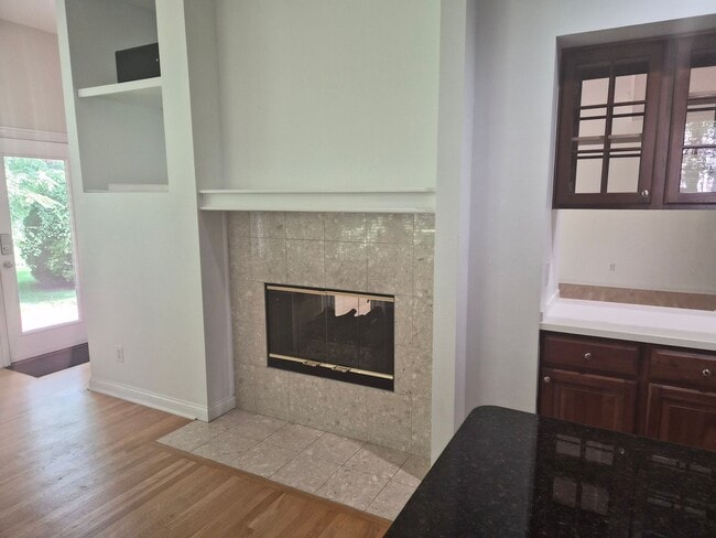 Building Photo - 6237 Muirloch Ct S