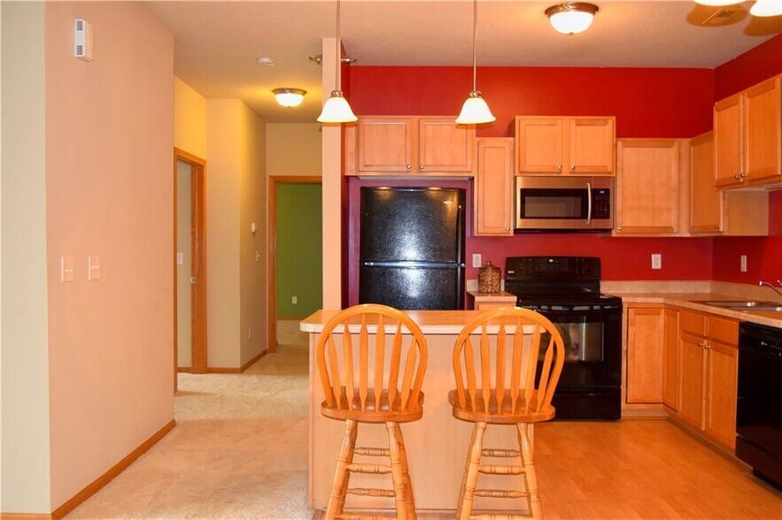 Building Photo - 1815 SW White Birch Cir #5