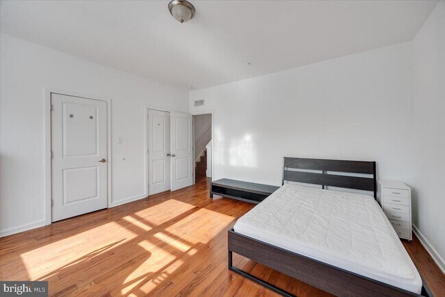Building Photo - 1322 N 15th St