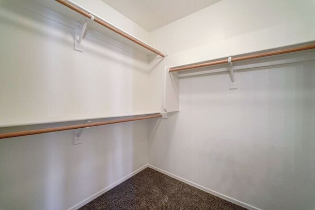 Building Photo - READY TO VIEW NOW! Bright, Open Floorplan w/ Brand New Interior Paint & Carpet!