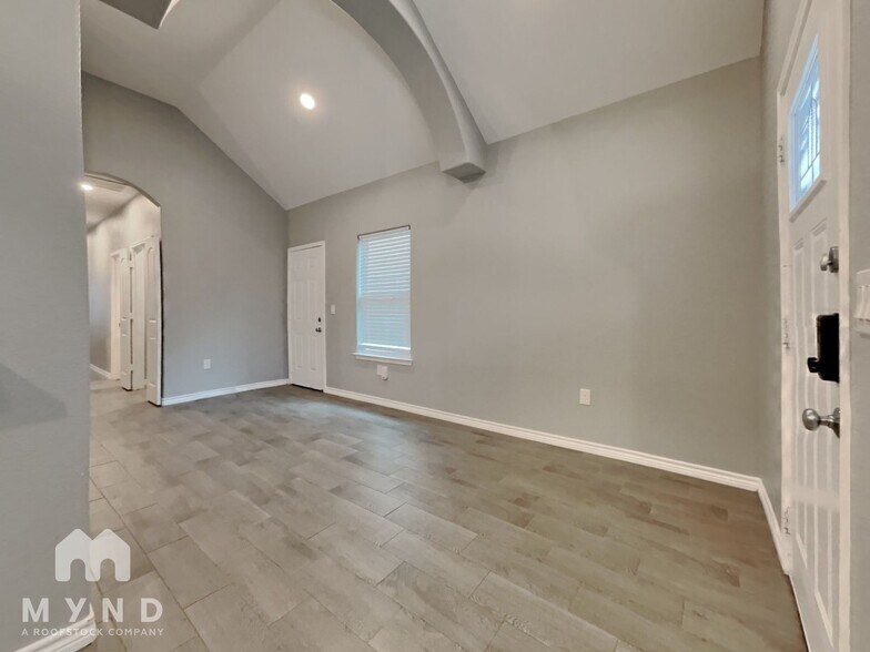 Building Photo - 16649 E Hammon