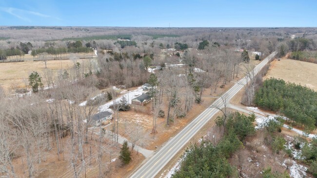 Building Photo - Newly Remodeled 3-Bedroom Home in Cumberland!