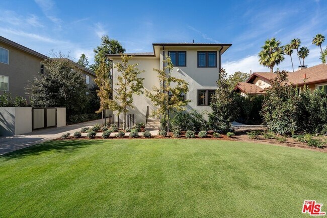 Building Photo - 824 Brent Ave