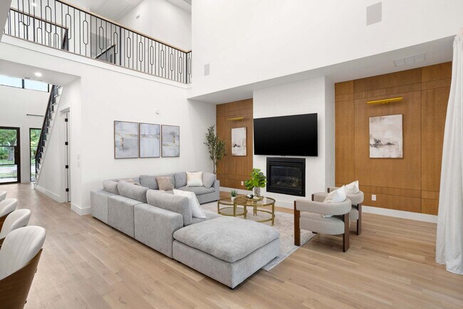 Building Photo - 8922 San Benito Way