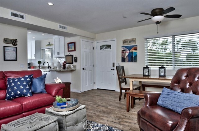 Building Photo - 1509 E Balboa Blvd