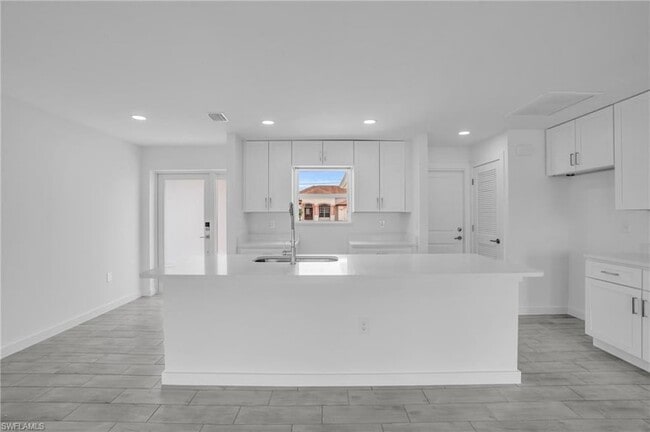 Building Photo - 2812 15th St SW