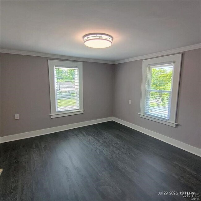 Building Photo - 200 Garden City Dr