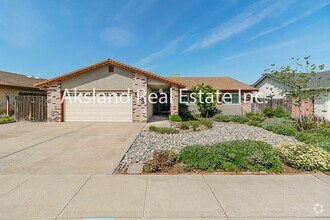 Building Photo - Manteca