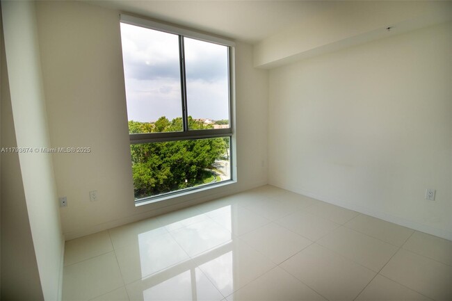 Building Photo - 7875 NW 107th Ave