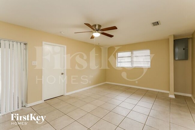 Building Photo - 1261 NW 75th Terrace