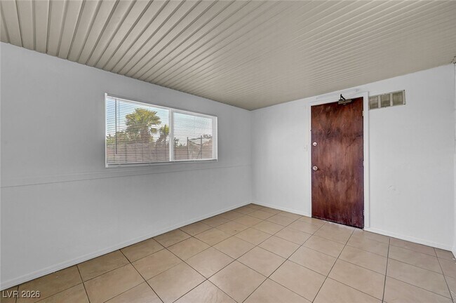 Building Photo - 6975 O'Bannon Dr