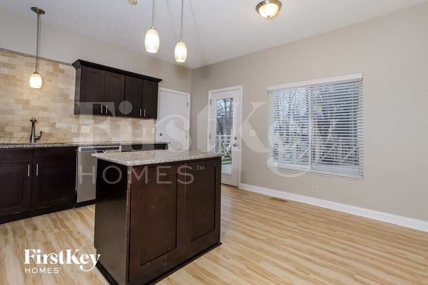 Building Photo - 7814 Wilderness Way