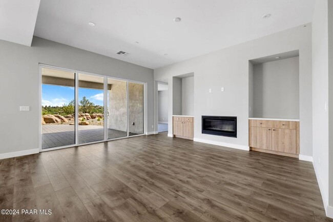 Building Photo - Beautiful Home in a Stunning 55+ Community...