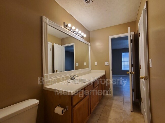 Building Photo - 6237 Dorsett Shoals Rd