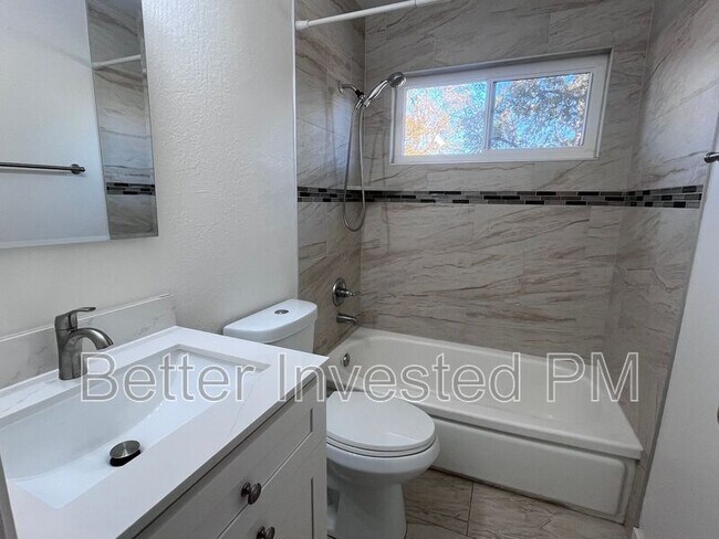 Building Photo - 752 Beaver St