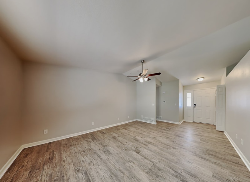 Building Photo - 43410 Excursion Dr