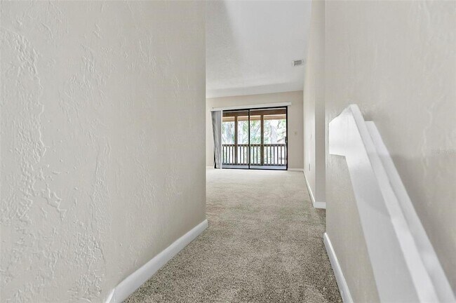 Building Photo - 14 Oakmont Ct