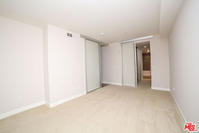 Building Photo - 1234 Wilshire Blvd