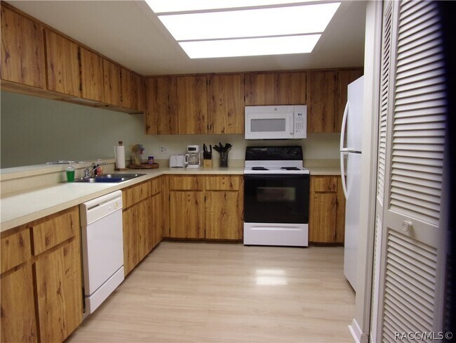 Building Photo - 876 Pritchard Island Rd