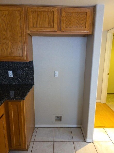 Building Photo - 3920 E Morrow Dr