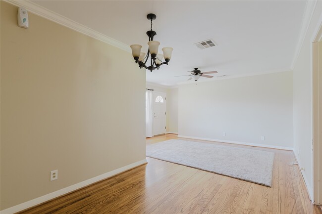 Building Photo - 5210 De Lange Ln