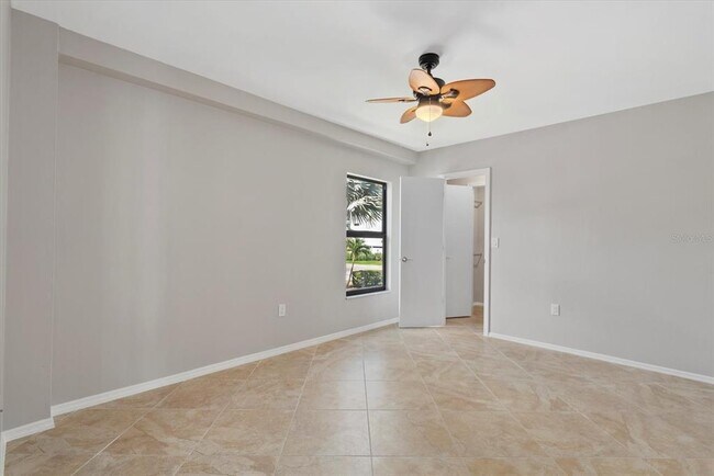 Building Photo - 1750 Jamaica Way