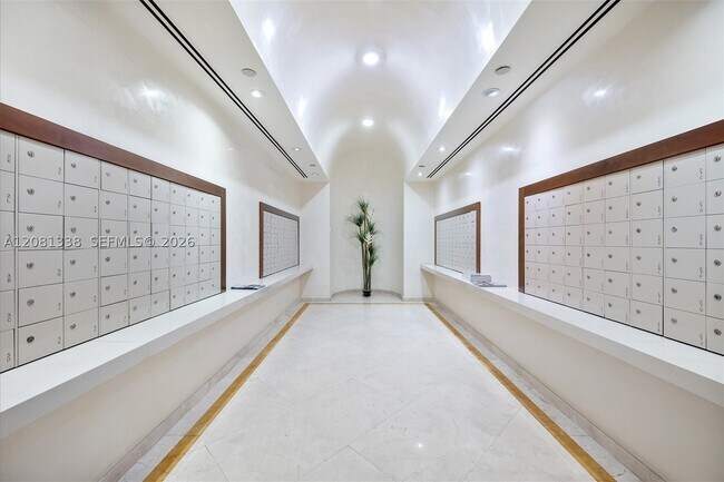 Building Photo - 19355 Turnberry Way