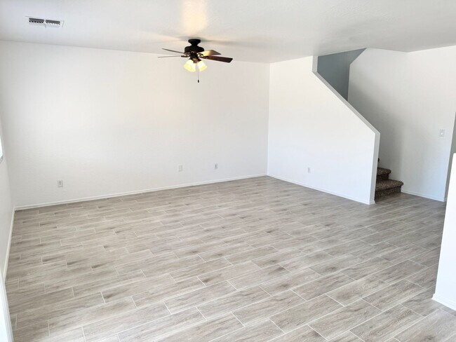 Building Photo - 8464 W Forest Grove Ave