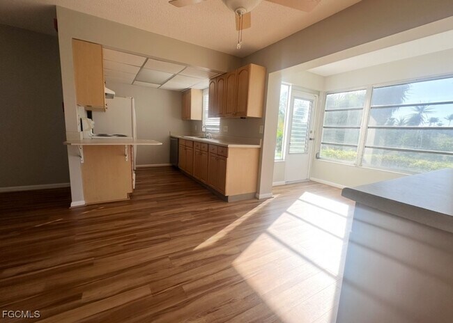 Building Photo - 7019 Cedarhurst Dr