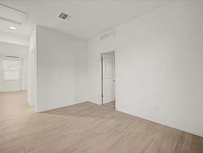 Building Photo - 10315 W Robertson St