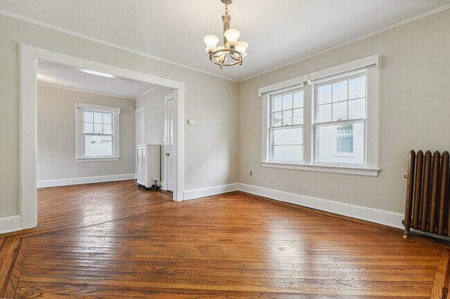 Building Photo - 40 Brookfield Rd