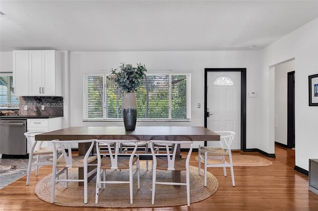 Building Photo - 660 NE 121st St