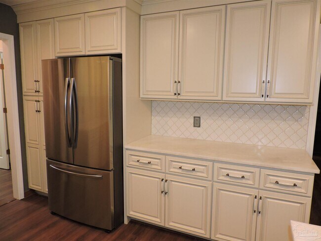 Building Photo - 3223 Windmill Cir