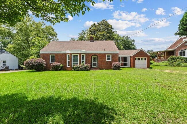 Building Photo - 2334 Redwood Dr