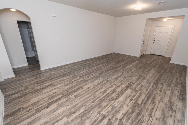 Building Photo - 5727 Kyle Cove Dr