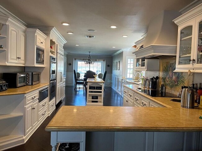 Building Photo - Westlake Village First Neighborhood Cul-De-Sac Home ** Non-Smoking Home/Property**