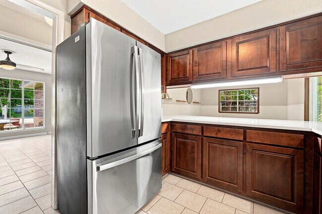 Building Photo - 1510 Royal Palm Dr