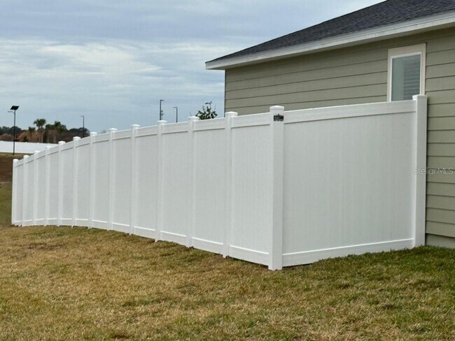 Building Photo - 4212 SW 82nd Ln