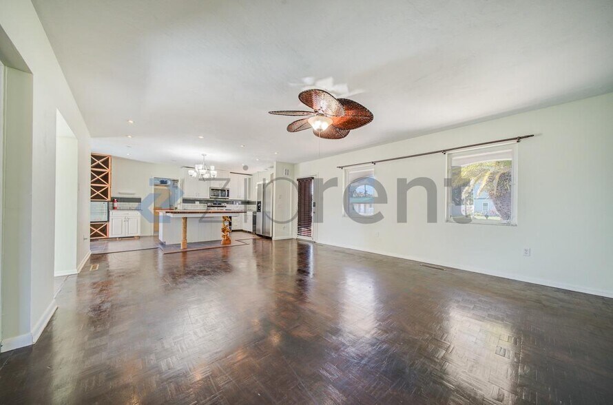 Building Photo - 2540 Sistina St