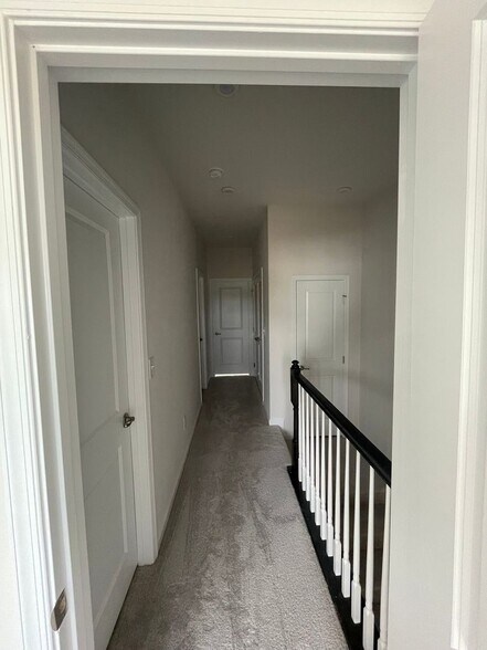 Building Photo - 640 Crudent Rd