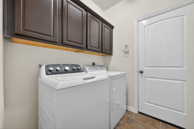 Building Photo - 211 New Harmony Trail
