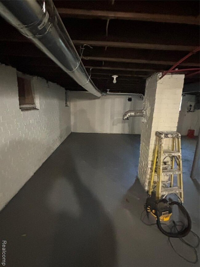 Building Photo - 3008 Cortland St