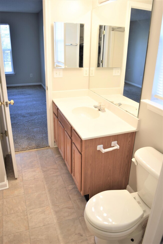 Building Photo - 3317 Alderpoint Ln