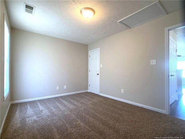 Building Photo - 1604 Kershaw Loop